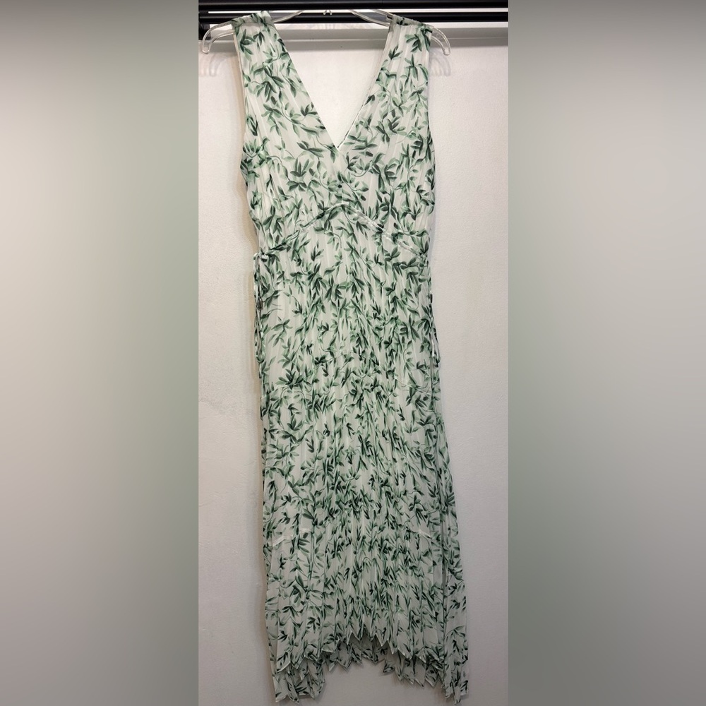 Just…Taylor Green Leaf Print V Neck Sleeveless Midi Dress Woman’s Size 8 NWOT